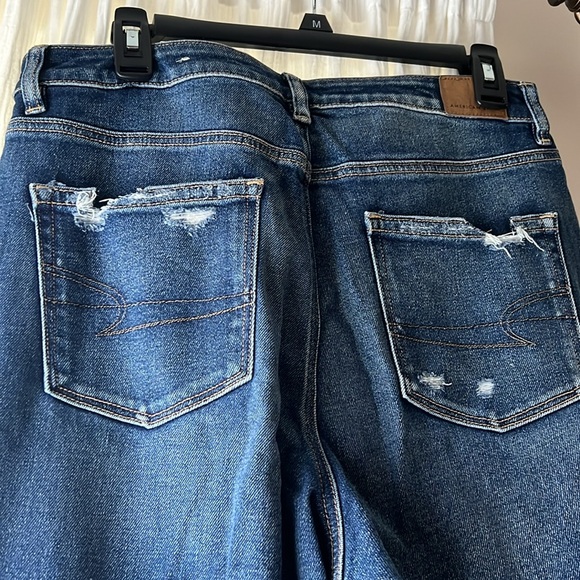 Mom jeans NWOT has half the tags on 😂 - Picture 5 of 5